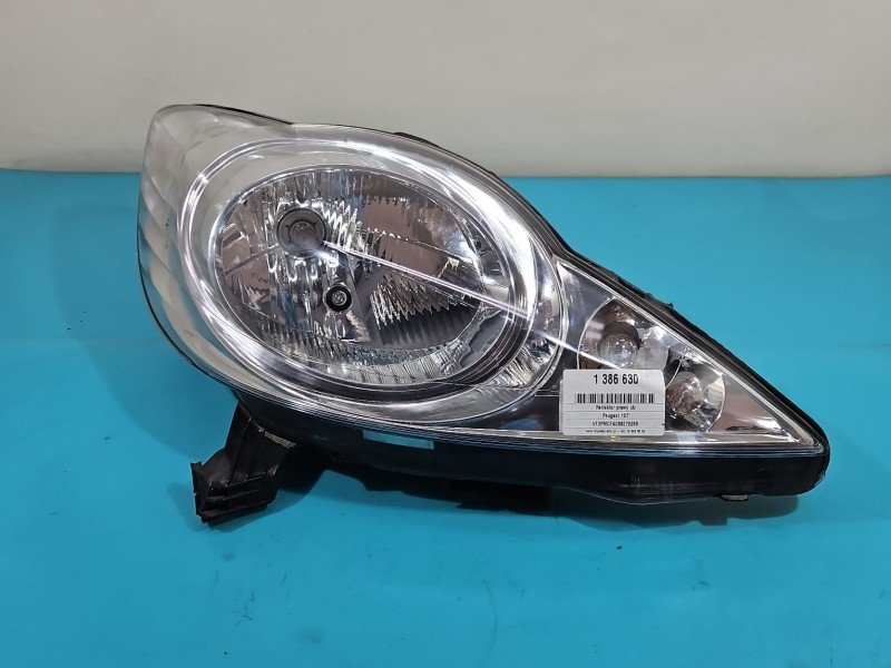 Reflektor prawy lampa przód Peugeot 107 EUROPA