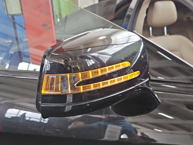 Lusterko prawe Mercedes CLS II C218 W218 218 czarny 197 europa