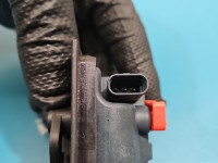 Siłownik klapki wlewu paliwa Mercedes W213 A0008207703