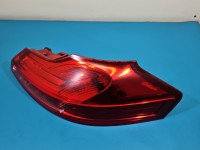 Lampa tył prawa Producent części: OPEL, KOMBI / Z LISTWĄ ŻARÓWKOWĄ Opel Insignia A kombi