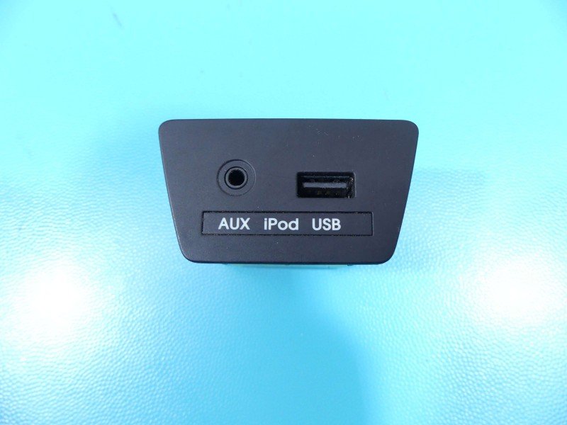 Gniazdo USB Hyundai Ix35 96110-2S500