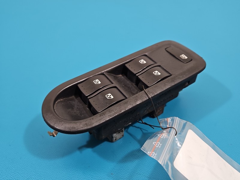 Przełącznik szyb Renault Scenic II 156018070C EU