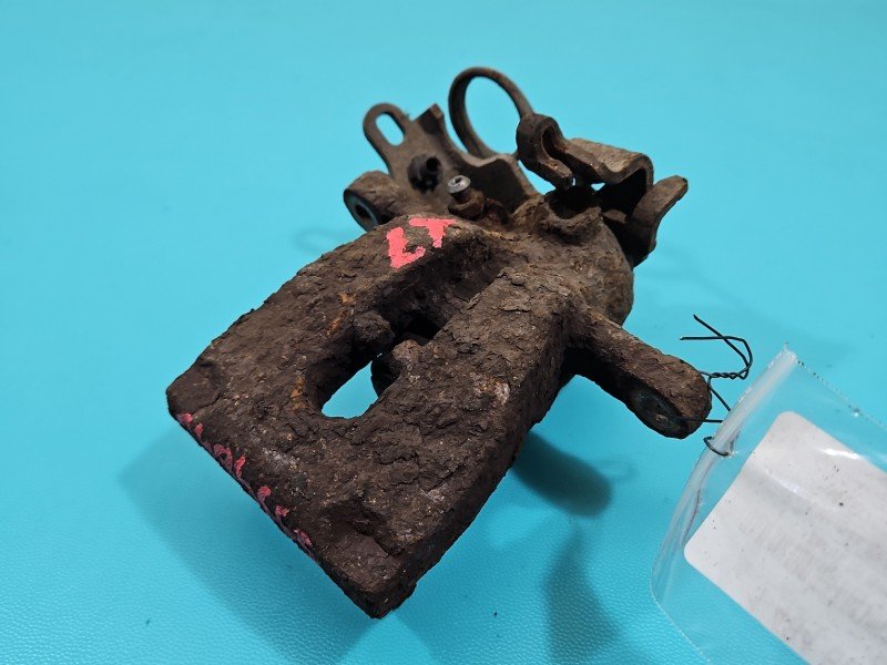 Zacisk tył lewy Ford Mondeo Mk4 2.0 tdci HB