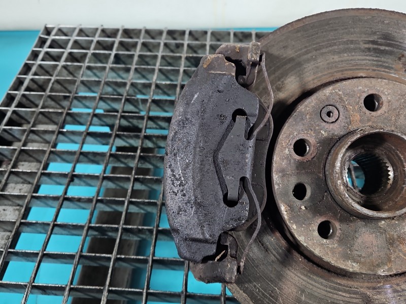 Zacisk przód lewy Opel Vectra C 2.0 dti