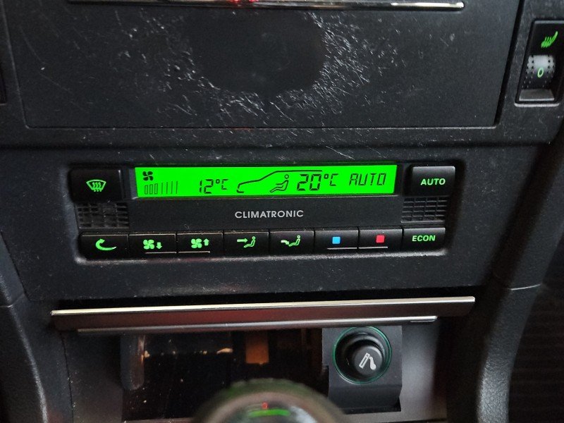 Konsola panel nawiewu Skoda Superb I