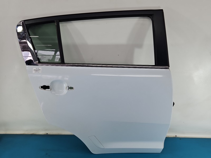 Drzwi tył prawe Kia Sportage III 10-15 HB 5d biały WD