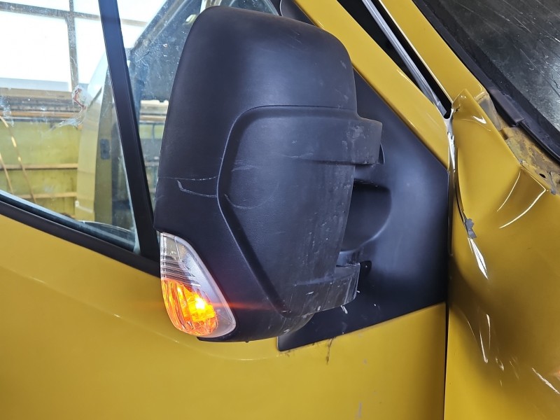 Lusterko prawe Renault Master III 10-24 Brak Europa/ 9pin /pęknięty kierunkowskaz/ rysy europa