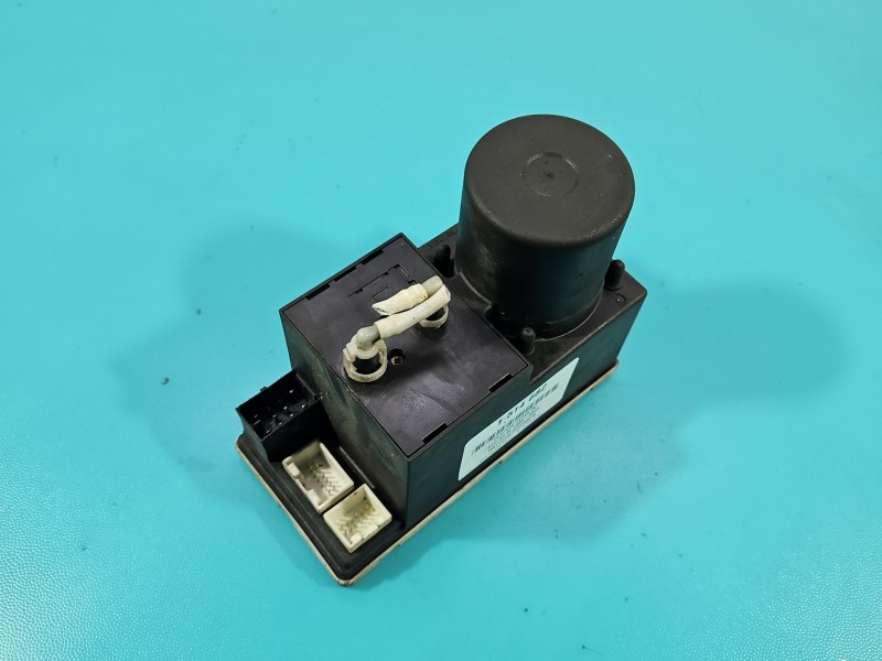 Pompka centralnego zamka Audi A3 8L 8L0862257K Producent części: Audi, Europejska