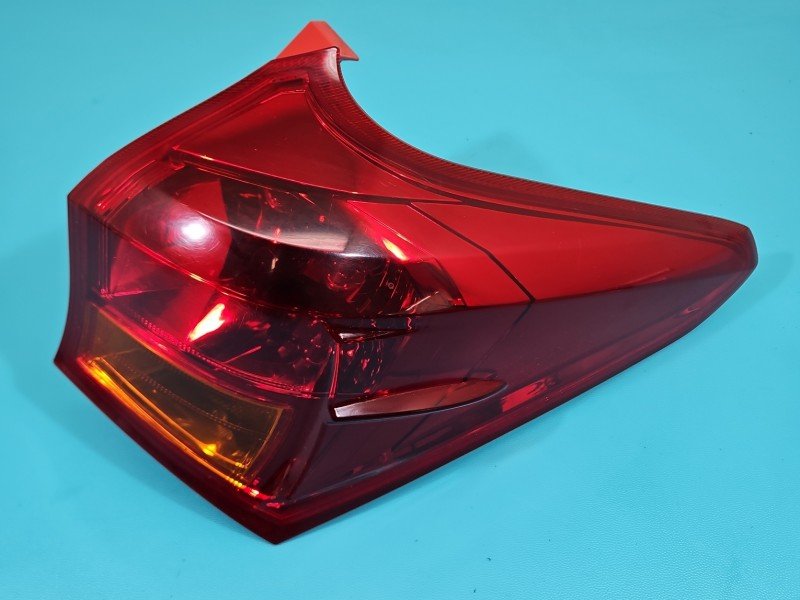 Lampa tył prawa Toyota Auris II kombi