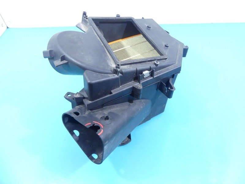 Obudowa filtra powietrza Volvo XC70 I 00- 3063683 2.4 D5 Obudowa filtra powietrza Volvo XC70 I 00- 3063683 2.4 D5