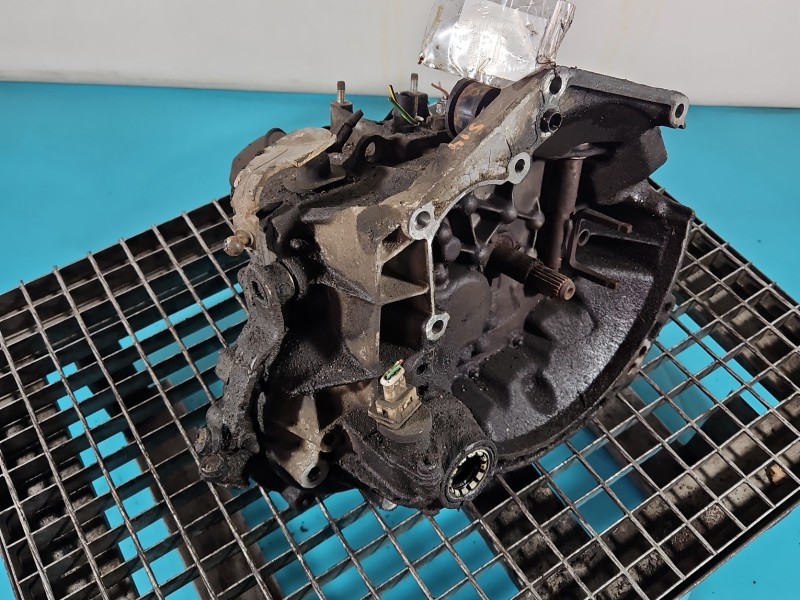 Skrzynia biegów 20CE37 Citroen Saxo 1.1 8V