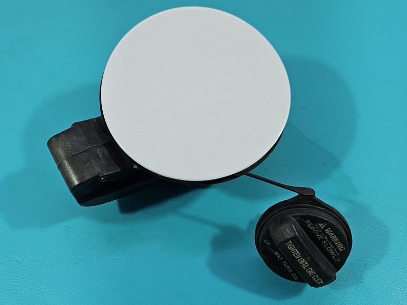 Klapka wlewu paliwa Hyundai Santa Fe III 12–18 biały, Hyundai, Kod lakieru: SWP, BIAŁY SWP