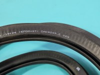 Uszczelka drzwi przód lewa Skoda Octavia III