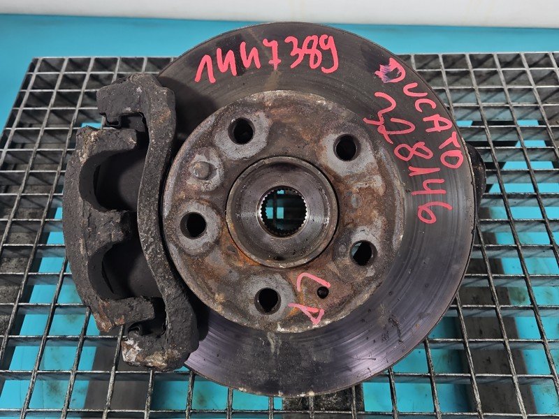 Zwrotnica lewa piasta przód 2.3 jtd Fiat Ducato III Zwrotnica lewa piasta przód 2.3 jtd Fiat Ducato III