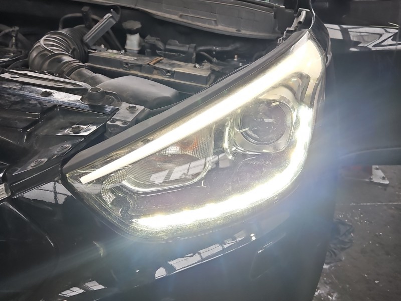 Reflektor lewy lampa przód Hyundai Ix35 EUROPA
