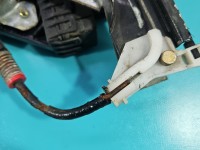 Podnośnik przód prawy SZYBY WINDA Ford Mondeo Mk3 Producent części: FORD, 8pin, uszkodzony pancerz linki, korozja 5d kombi