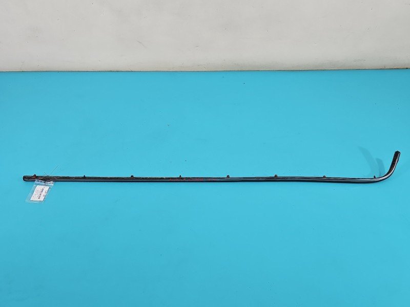 Listwa błotnika tył lewa Mercedes 123