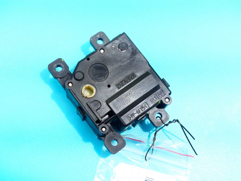 Silniczek nawiewu NAGRZEWNICY Toyota Land Cruiser J200 07- 063800-1030 EUROPA