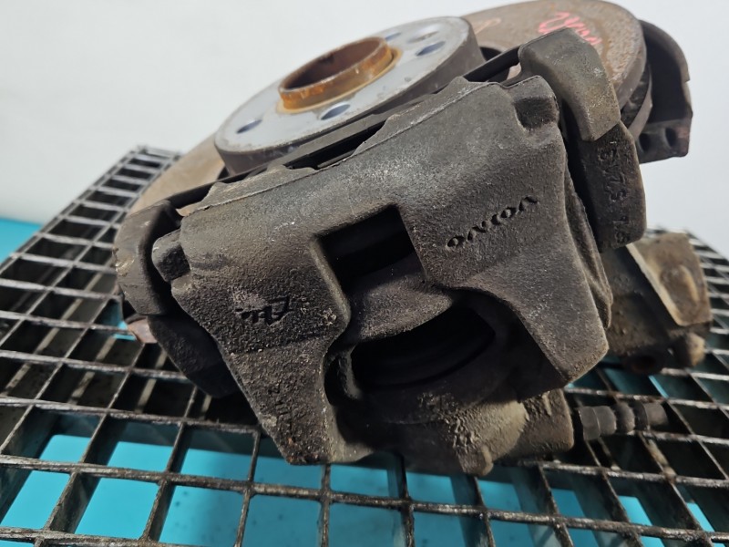 Zacisk przód prawy VOLVO S60 II 10- 2.0 D4