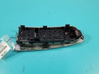 Przełącznik szyb Kia Sportage II 04-10 483493-1110 Producent części: KIA, Europejska, 4x szyba + lusterka EU