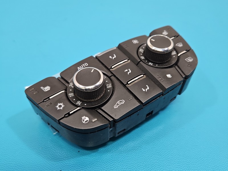 Konsola panel nawiewu Opel Astra IV J 13343709