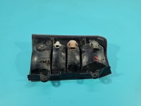 Lampa tył prawa Producent części: JEEP, HELLA / Z LISTWĄ ŻARÓWKOWĄ / UWAGA 3-ŻARÓWKI Jeep Patriot 06-17 HB