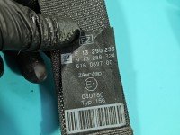 Pas bezpieczeństwa przód prawy pasażera Opel Corsa D 13290233