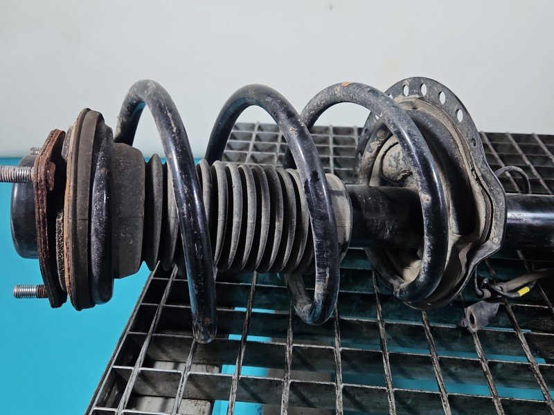 Sprężyna przód przednia Mitsubishi Outlander III 12- 2.4 wiel