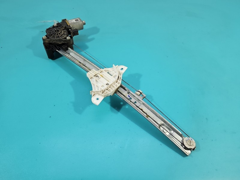 Podnośnik przód lewy i20 III 2020- 82450Q0000 5d HB