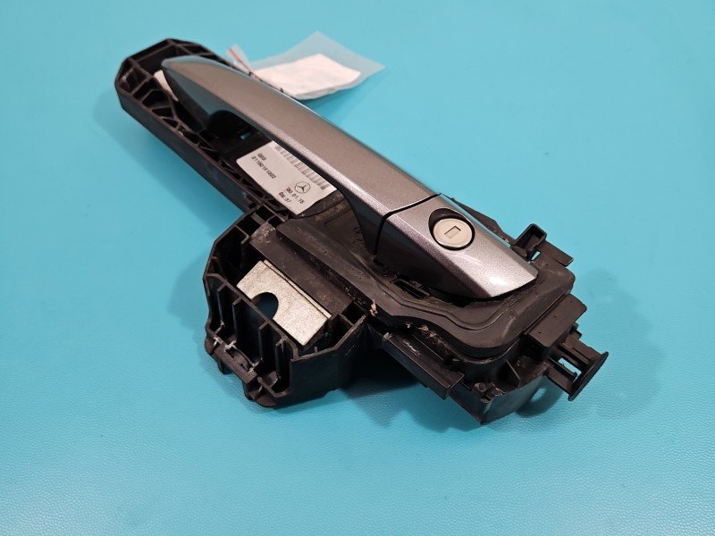 Klamka przód lewa zewnętrzna Mercedes GLA X156 13-19 A2047601700