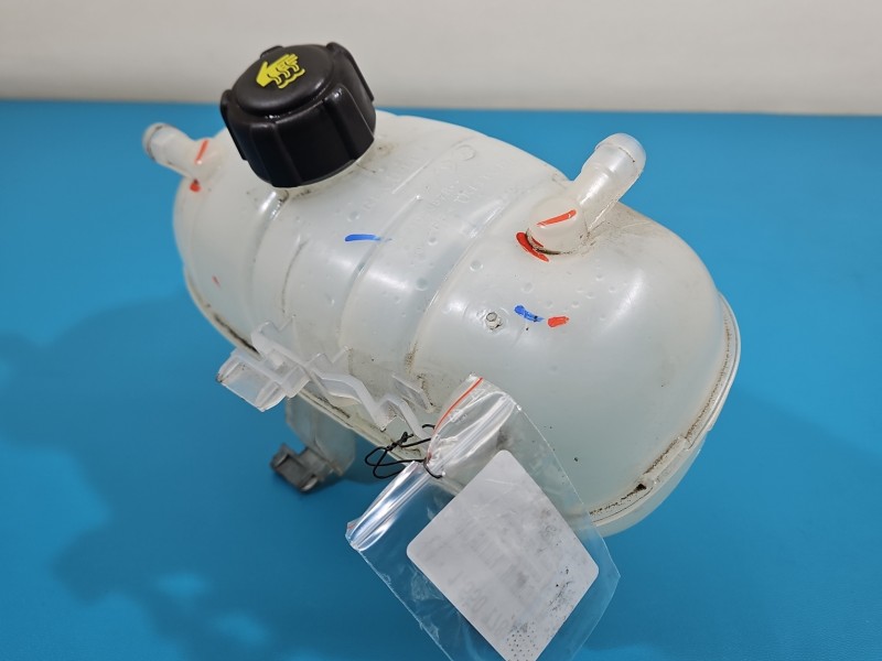 Zbiorniczek Zbiornik wyrównawczy Renault Trafic III 2.0 dci