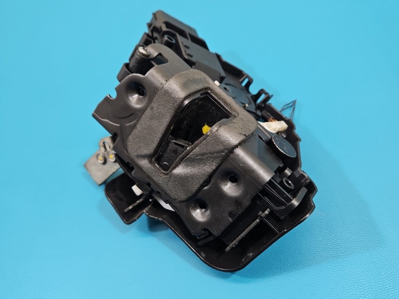 Zamek przód prawy Ford Galaxy Mk2 06-15 EUROPA Producent części: FORD, 6pin, 6M2A-R21812-AA