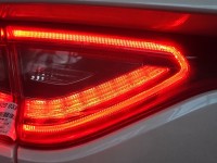 Blenda tył klapy Kia Stinger SNOW WHITE PEARL