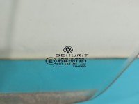 Szyba drzwi przód lewa Vw Golf IV HB