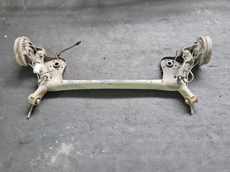 Tylna belka oś tył Toyota Aygo II 14-22 1.0 vvti (1KR) Tylna belka oś tył Toyota Aygo II 14-22 1.0 vvti (1KR)
