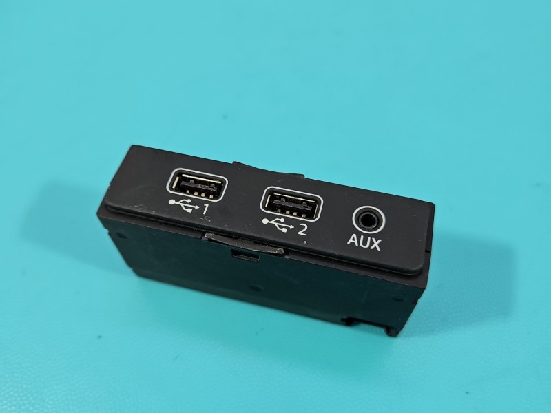 Gniazdo USB Audi A5 F5 8W0035736