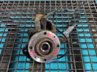 Zwrotnica lewa piasta przód 1.2 12V Peugeot 2008 I