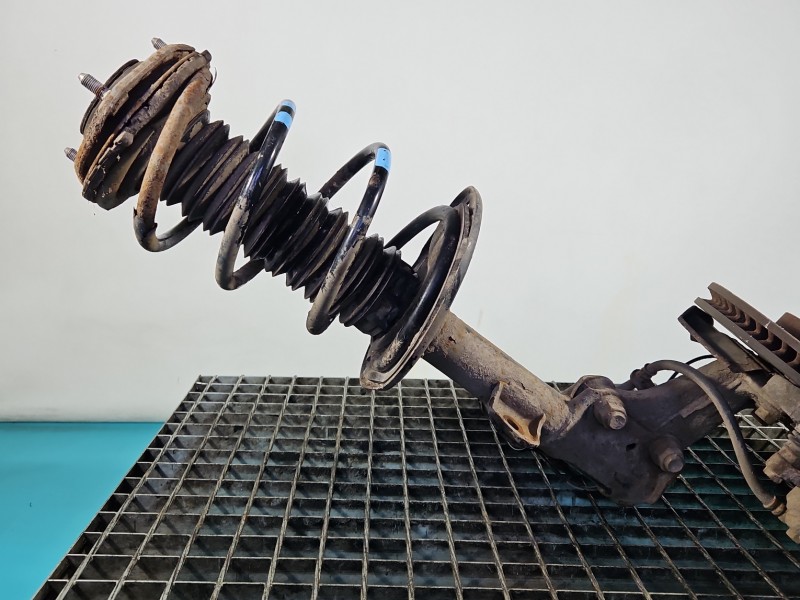 Amortyzator przód lewy przedni Toyota Rav4 IV