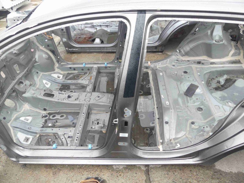 Próg lewy Toyota Yaris III 1.0 vvti Próg lewy Toyota Yaris III 1.0 vvti
