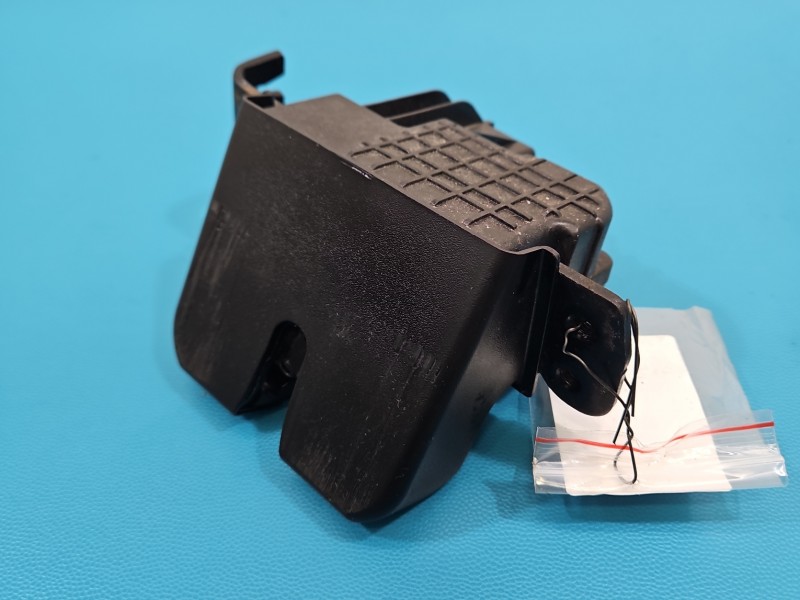 Zamek klapy tył Kia Optima IV 15-20 kombi 6pin