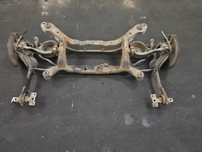 Tylna belka oś tył Ford S-max I MK1 1.8 TDCi Tylna belka oś tył Ford S-max I MK1 1.8 TDCi