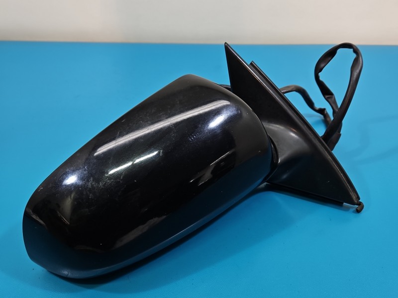 Lusterko prawe Audi A4 B7 Europa / Lakier:LZ9Y / 10pin / Rysy na obudowie europa