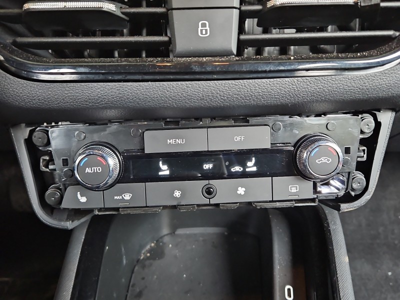 Konsola panel nawiewu Skoda Kamiq 6VA907044E