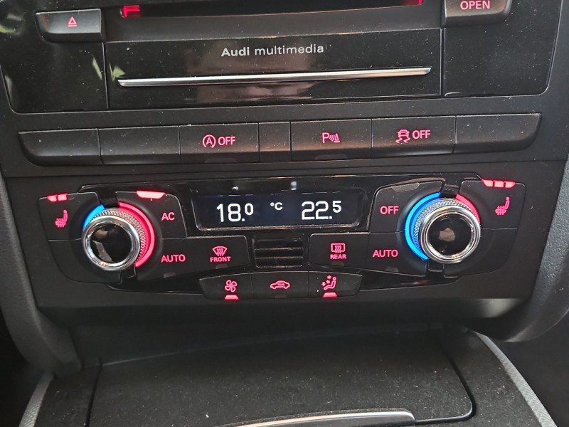 Konsola panel nawiewu Audi A5 8T 8K1820043T