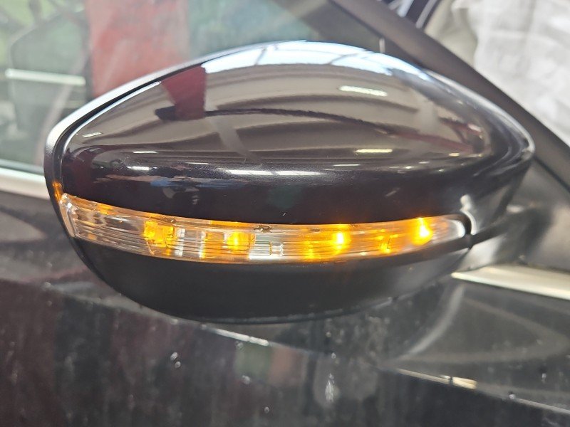Lusterko prawe Vw Jetta VI czarny europa
