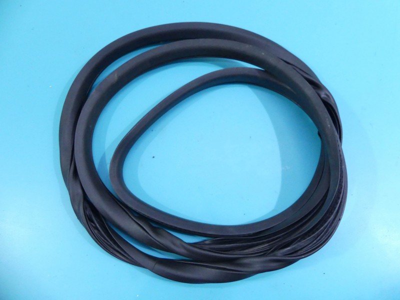 Uszczelka drzwi przód prawa Land rover Discovery Sport 14- L550 FK72-20708-A