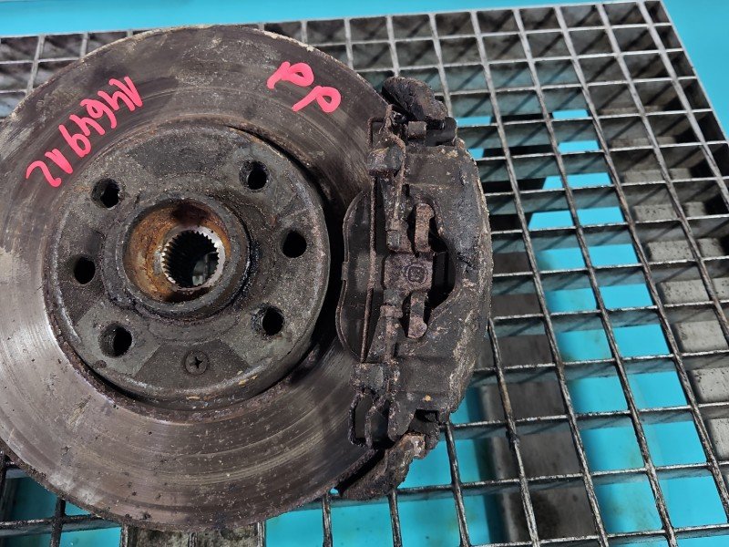 Zwrotnica prawa piasta przód 1.4 16V (X14XE) Opel Astra II G