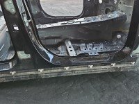 Próg prawy SŁUPEK ŚRODKOWY B Mercedes W205 sedan 4d czarny 197