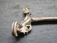 Tylna belka oś tył Opel Corsa D 1.4 16V