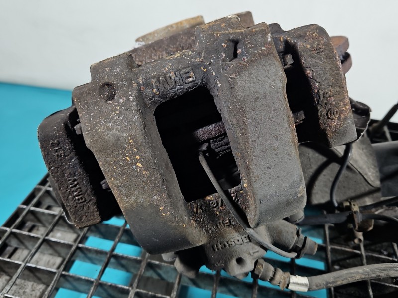 Zacisk przód lewy Bmw F34 GT 2.0d (B47D20A)